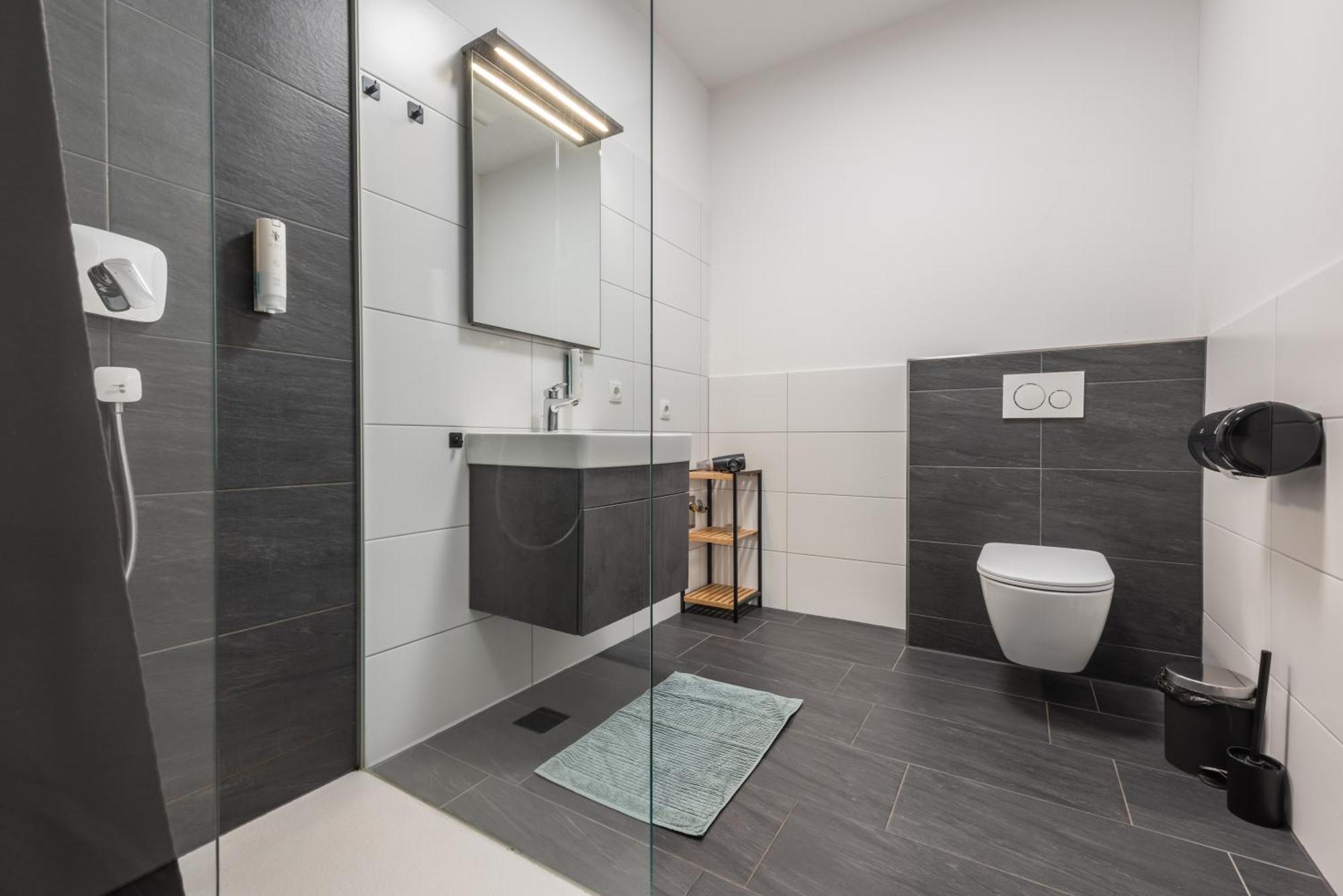 Myquartier Aparthotel *
